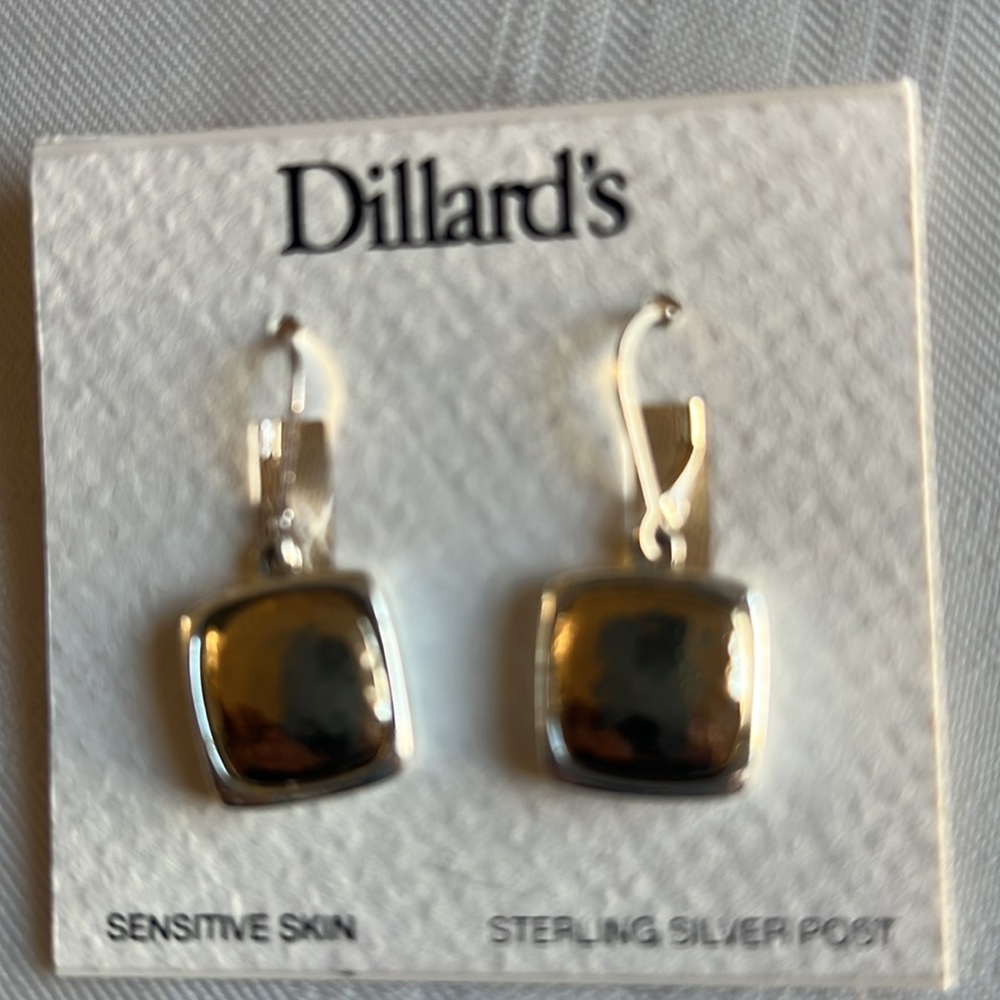 Earrings - Picture 2 of 3